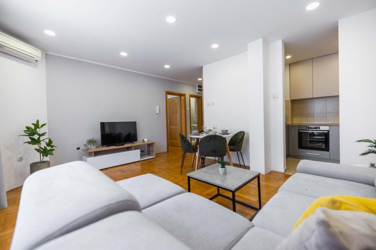 Apartment Marina โนวีซาด ภายนอก รูปภาพ